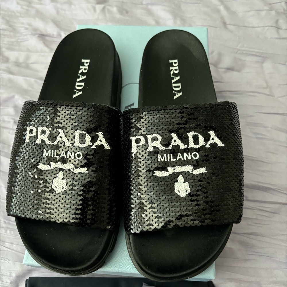 Prada slides - Picture 2 of 11